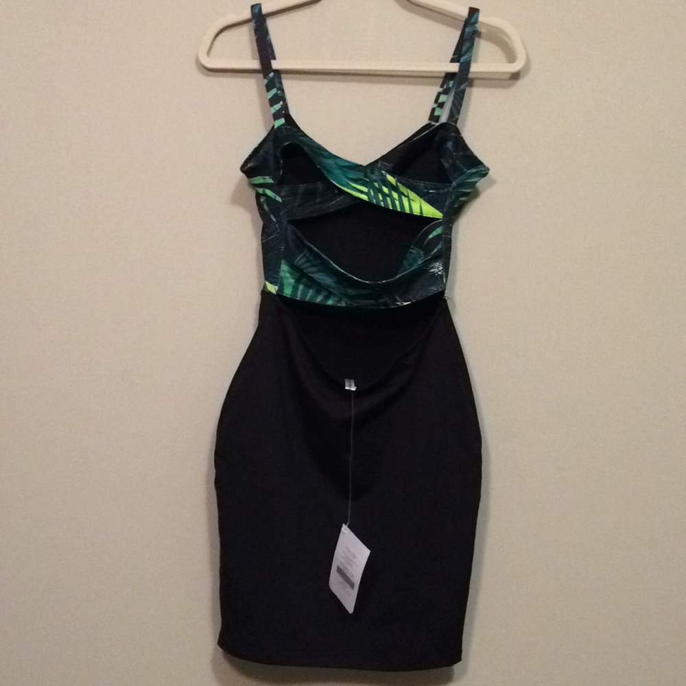 Tropical Bodycon Dress 🔥 Host pick🔥 - Picture 2 of 5